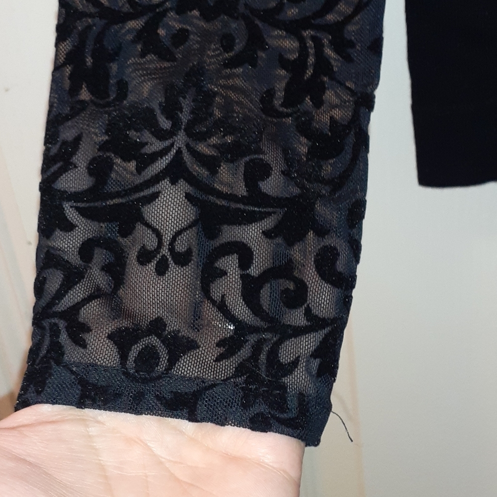 Black sweater - Picture 2 of 2